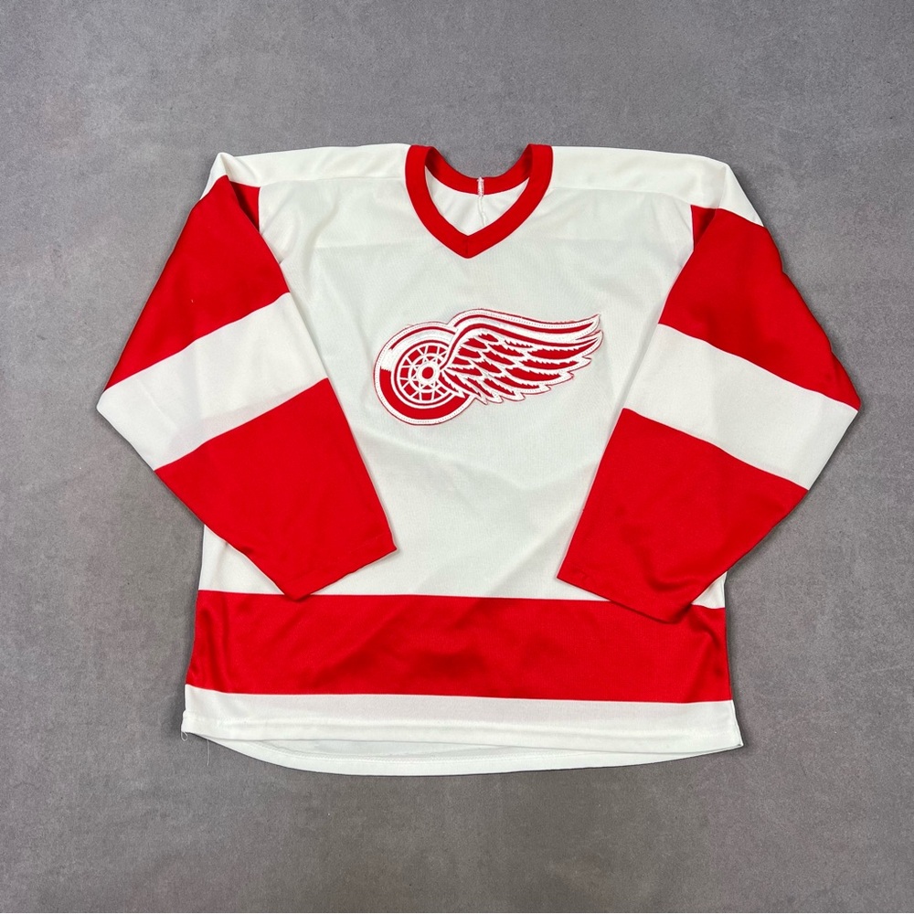 Vintage Detroit Redwings CCM Red and White Sports Jersey